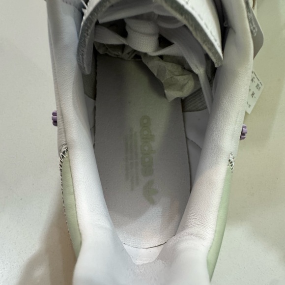 Adidas Samba NIB White w/ Mint Stripes with Gum Sole Size 7W - Picture 4 of 16